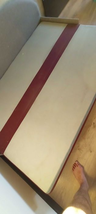 Sprzedaję sofę rozkładaną.