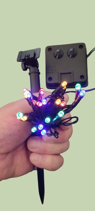 Гірлянда на сонячний батареї.