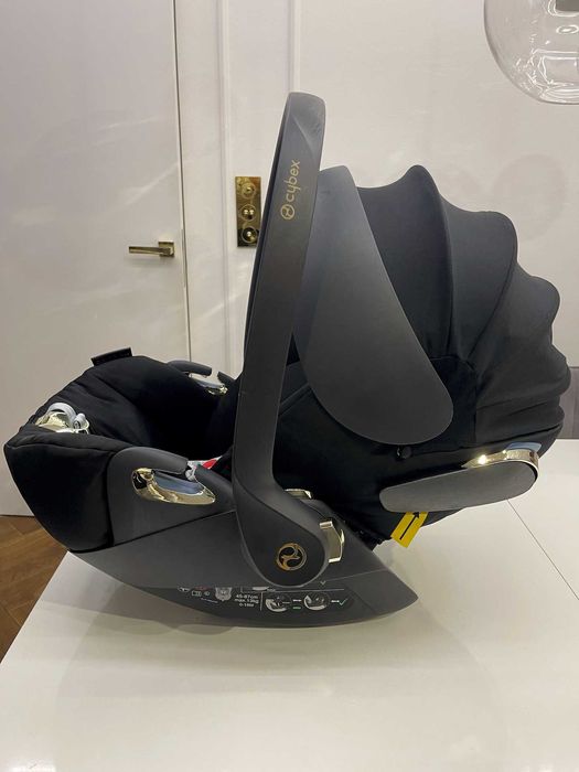 Fotelik samochodowy Cloud Z Wings by Jeremy Scott. Adaptery Gratis!