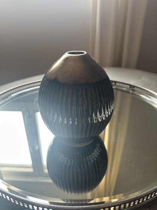 Pequeno Vaso Decorativo Texturizado - Preto e Bronze/Dourado