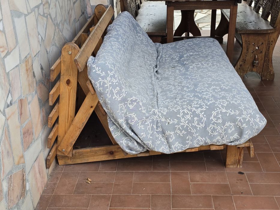 Desdubravel com colchão 140cmx195cm  ivernizado