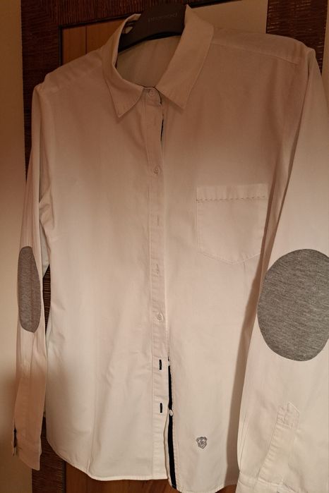 Camisa Branca T.S - Manga comprida com cotoveleiras  cinza