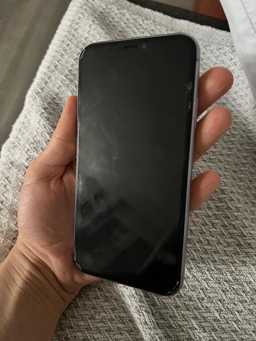 iPhone 11 usado em bom estado