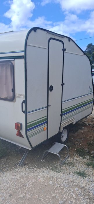 Caravana pluma 280