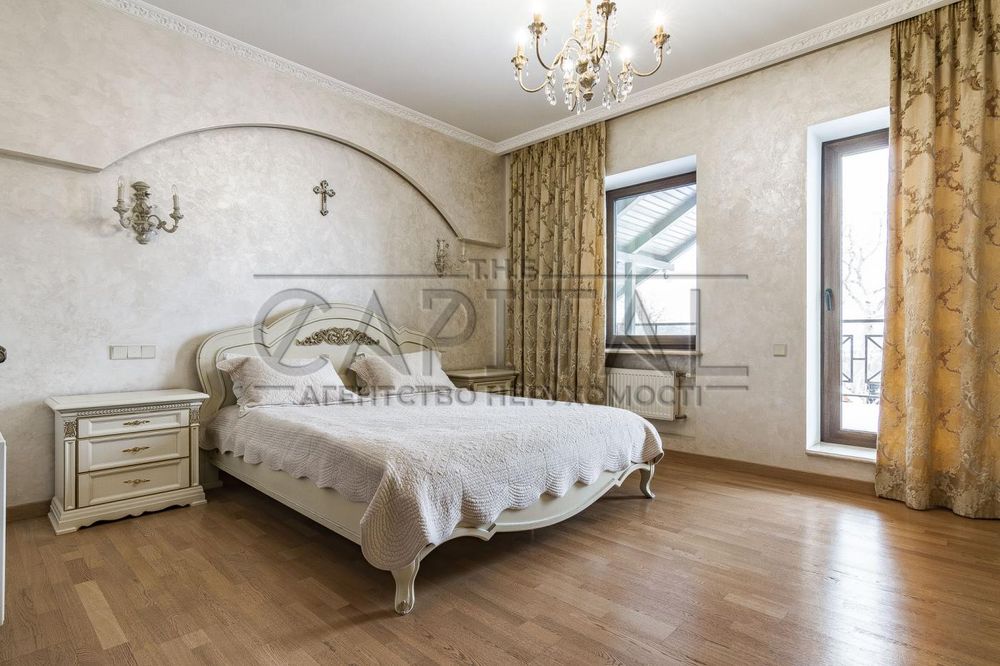 Продажа дома с бомбоубежищем, с. Хотов