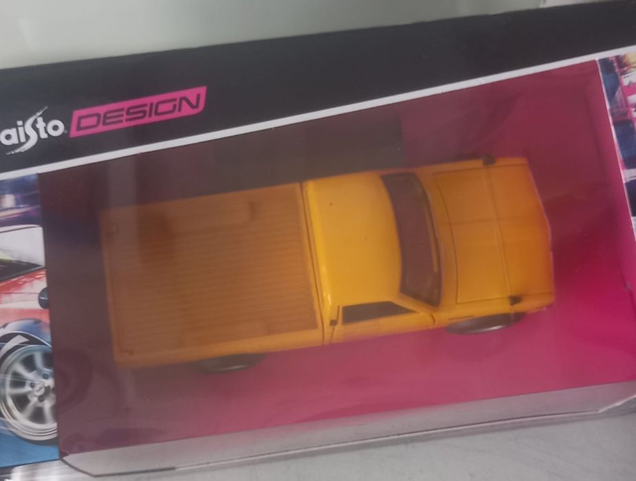 1973 Datsun 620 pick-up 1:24