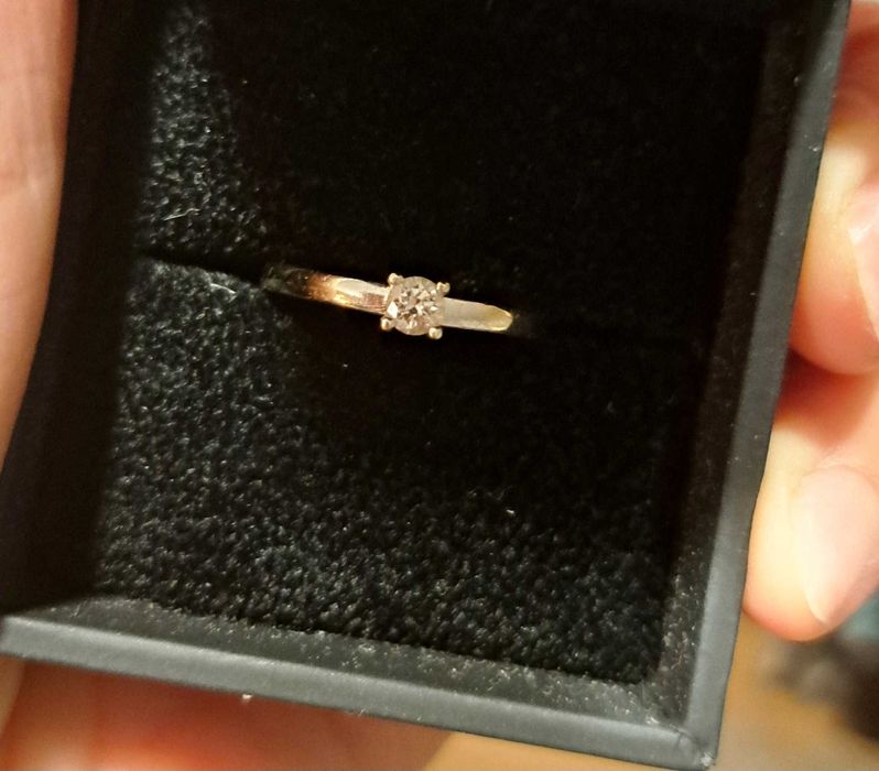 Pierścionek zaręczynowy rozm 6 eur 11 białe złoto