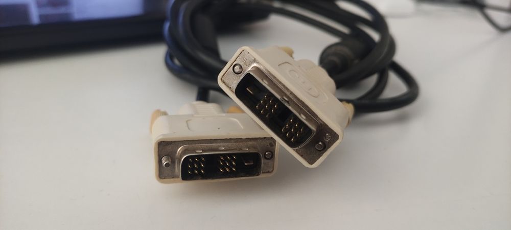 Кабель для комп'ютера та монітора