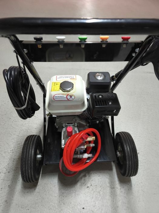 Máquina de lavar a pressão a gasolina 180bar NÜRNBERG
