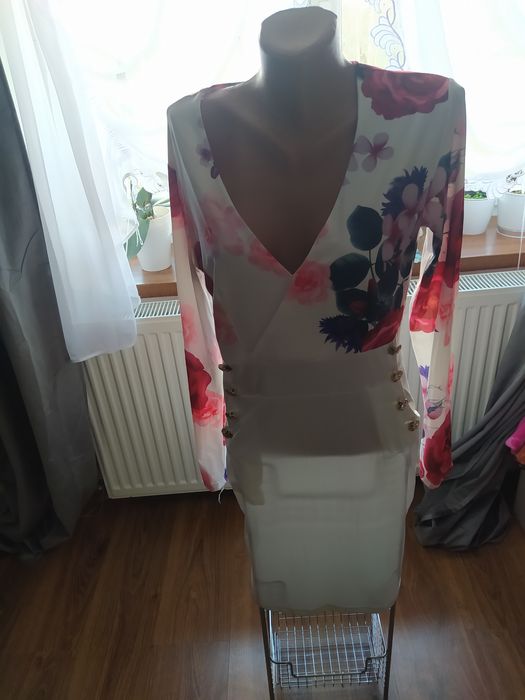 Sukienka L  biała kwiaty