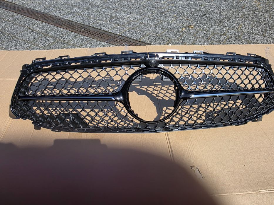 Grill mercedes cla amg lift 118 oryginał.