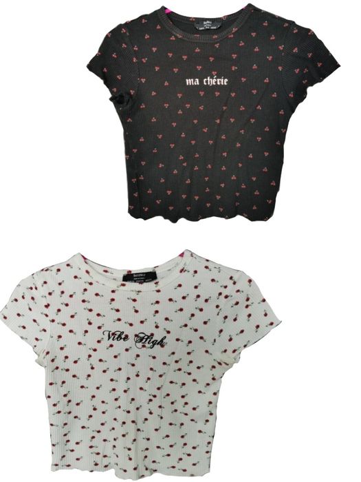 Жіночі футболки (кроп-топ) біла з квітковим і вишневим принтом