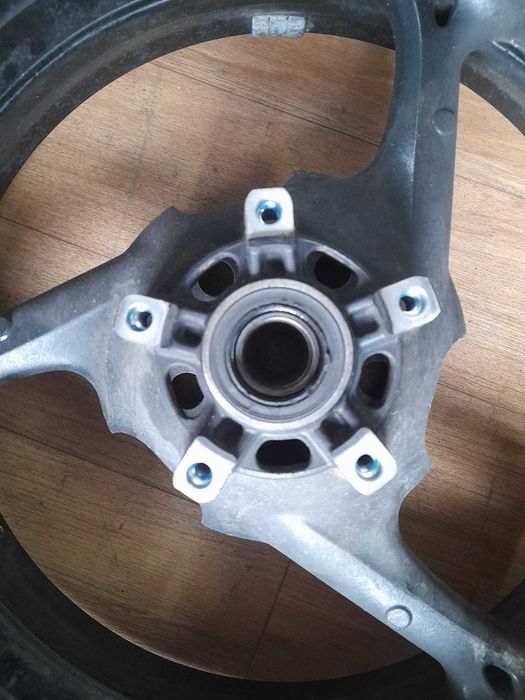 Jante Traseira Tubless C/Pneu OEM SUZUKI GSXR 6 0 0   7 5 0 2 0 1 0