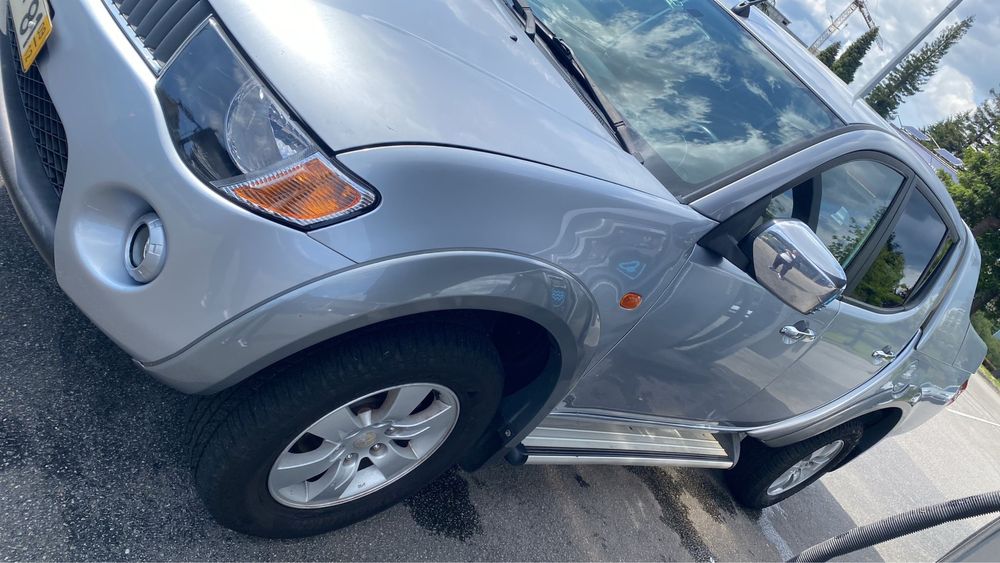 Mitsubishi L200 em ótimo estado