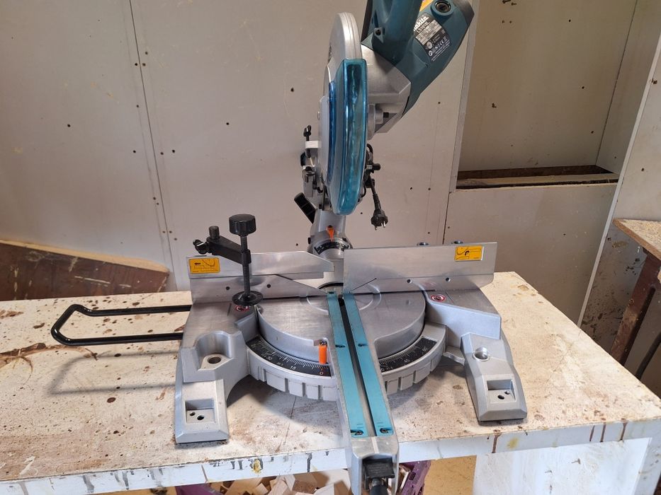 Piła ukośnica Makita LS1018LN  Zadbana