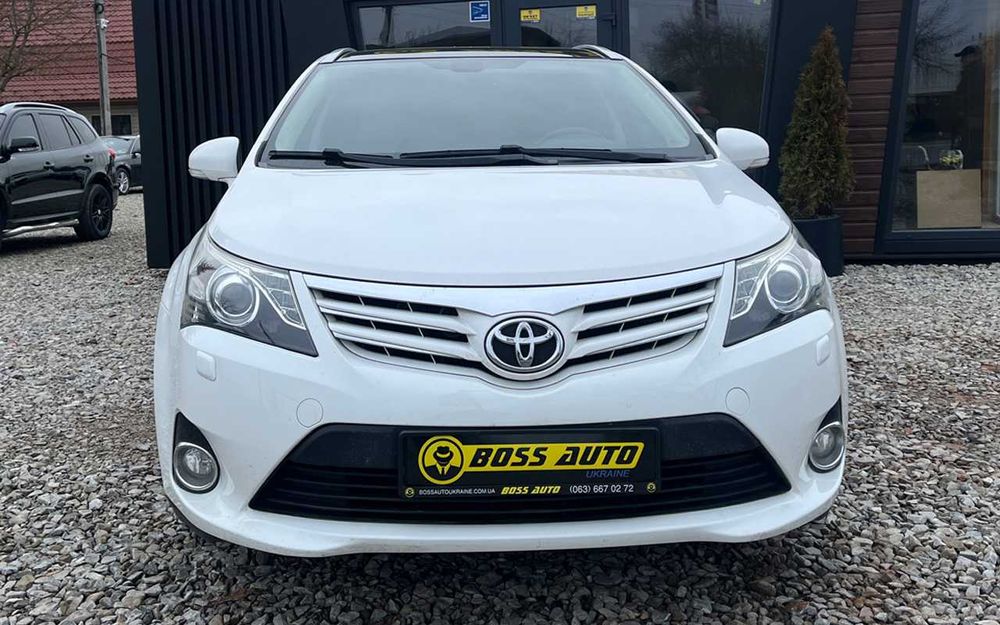 Toyota Avensis 2012