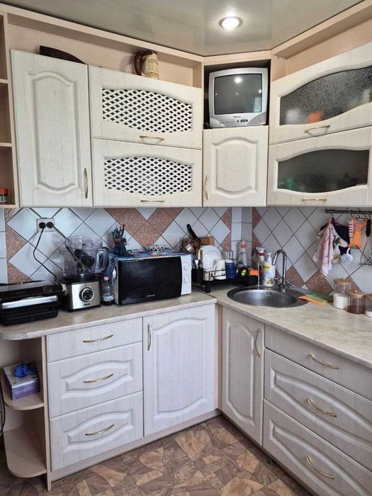 Продам 3 кімн. квартиру на Раківці. 1/9 блоч. Ремонт. 43000. ТОРГ