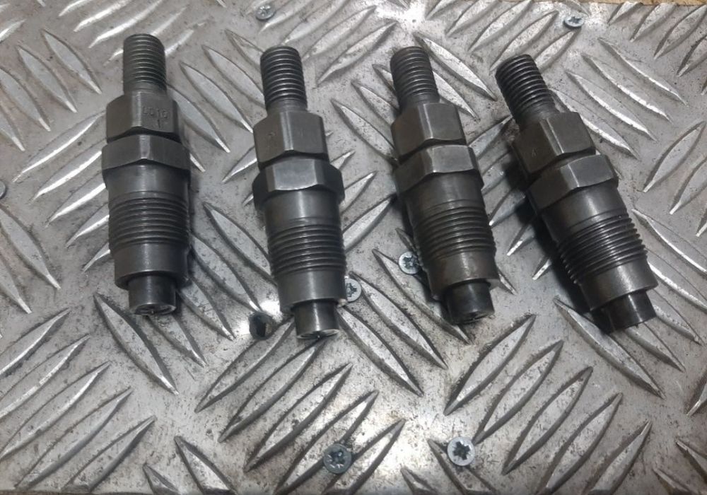 Injetores Mitsubishi L 300 400 pajero entre outros , bons