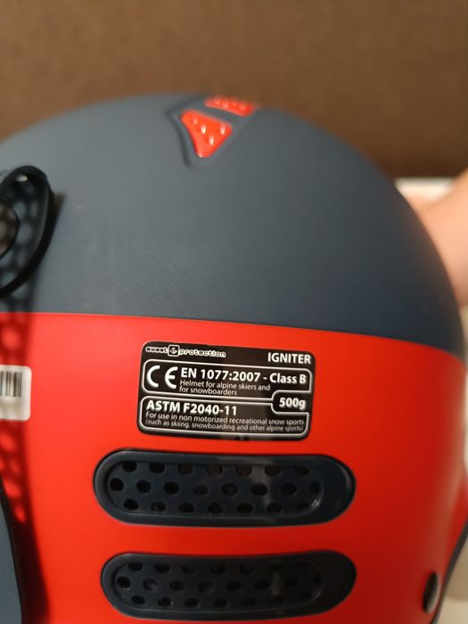 Шолом гірськолижний фірми sweet protection