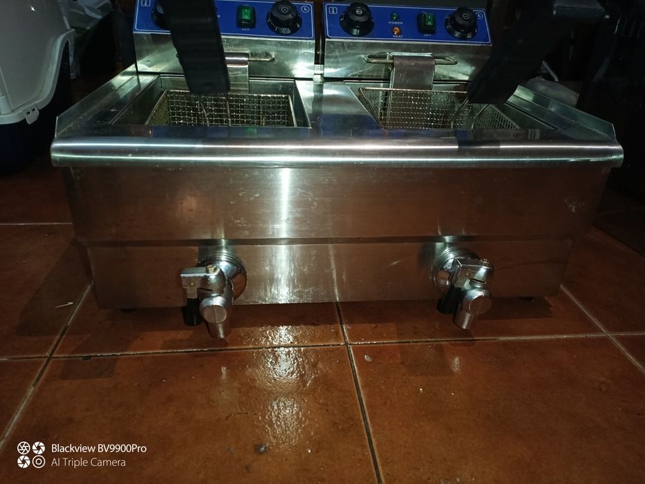 Fritadeira Eléctrica dupla direi sminova por estar no estado que está