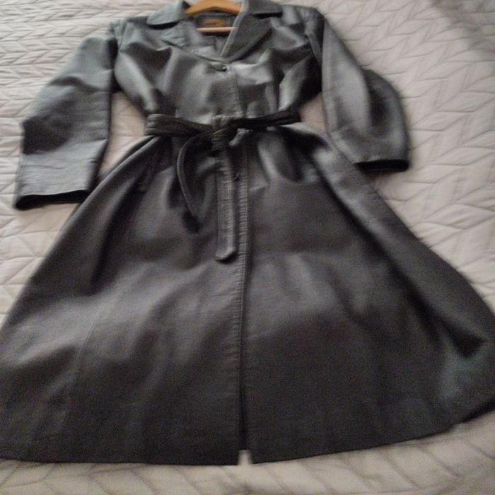 Casaco preto em pele genuína L/XL