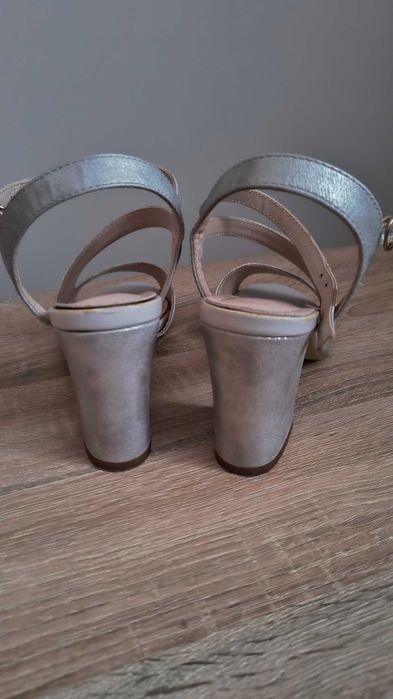 Srebrne sandałki