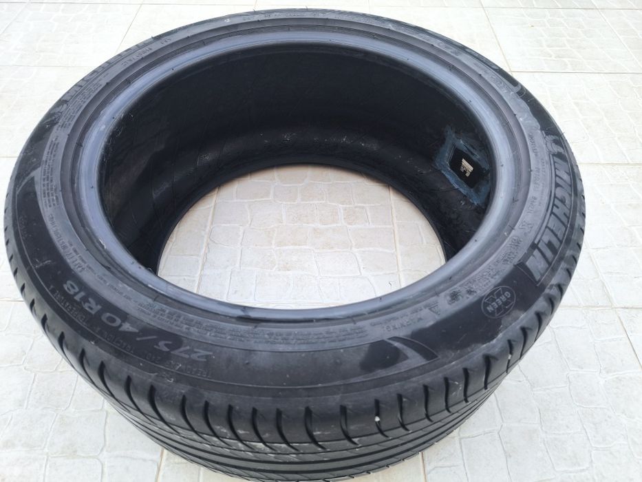 Pneu Michelin Primacy 3 275 / 40 R18 99y