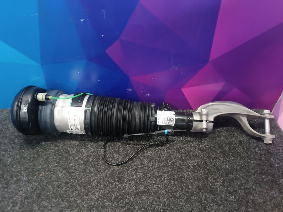 Пневмостійка передня ліва BMW G07 37106869035 Пневмостойка Балон