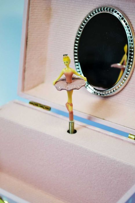 Музична шкатулка "Пуанти"