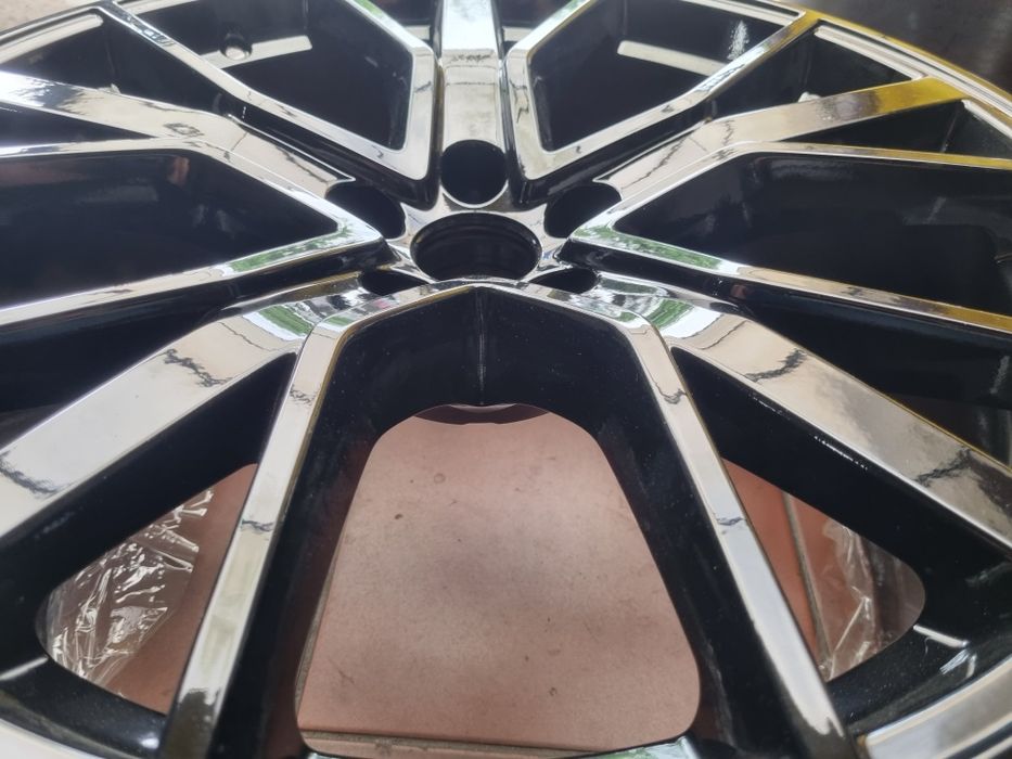 Alufelgi Audi Q7  jak nowe  21 cali oryginał  Black