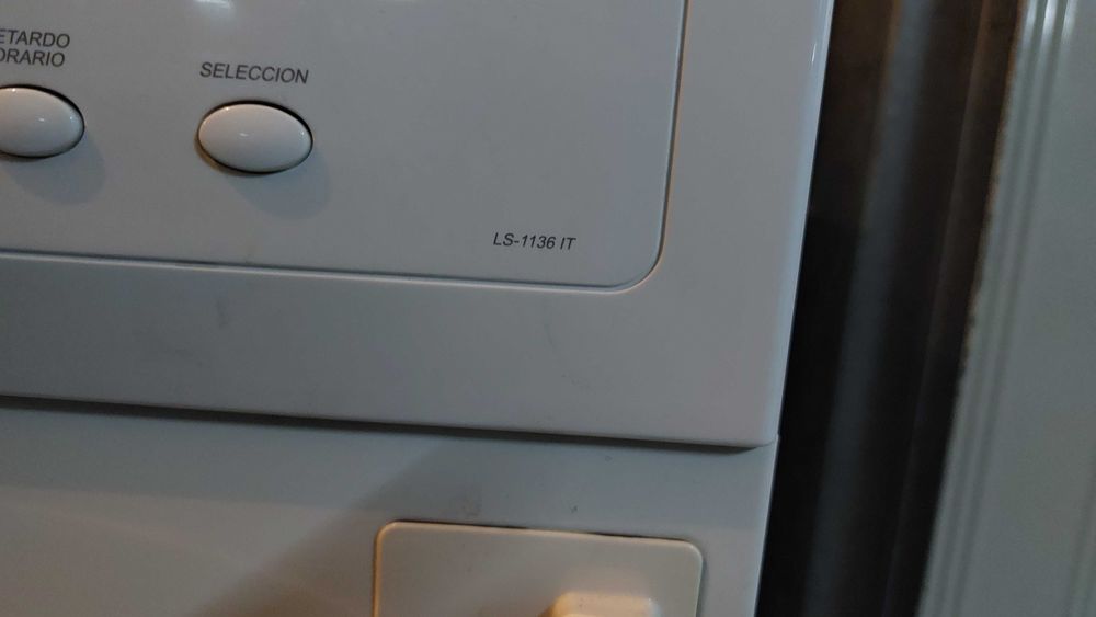 Máquina Lavar/Secar Roupa EDESA - Avariada