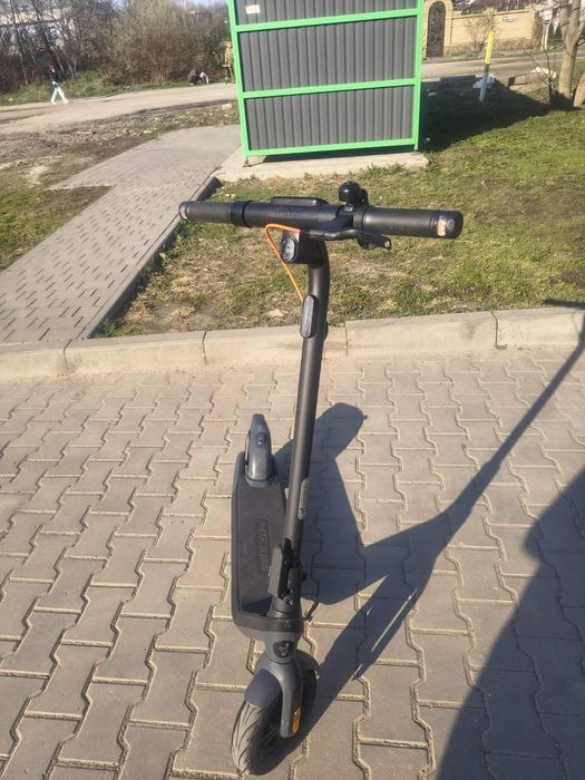 Продам електросамокат Segway Ninebot E2 Pro