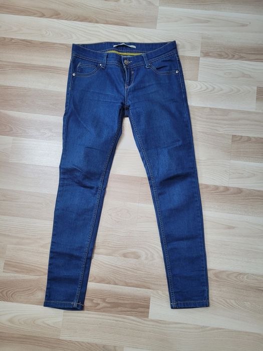 Spodnie jeansowe rurki Stradiwarius r.M