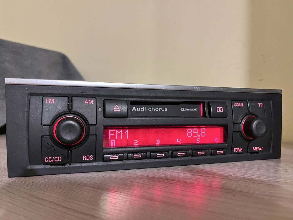 Radio Audi Chorus 2 A4 B6/B7 / sprawne , z kodem