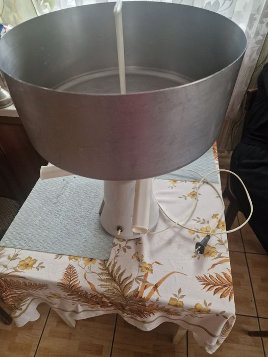 Wirówka elektryczna do mleka