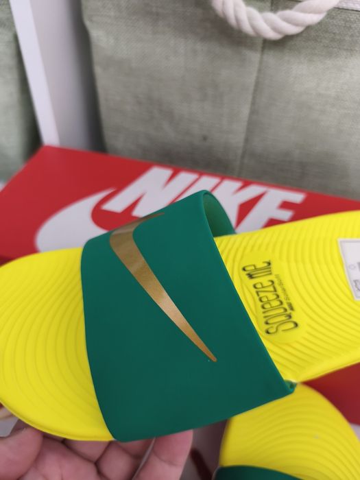 Klapki Nike żółte