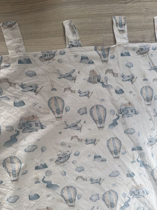 Do pokoju dziecięcego dwie zaslonki z kokardkami