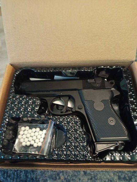 Пістолет на кульках Cyma пневматичний, метал ZM02