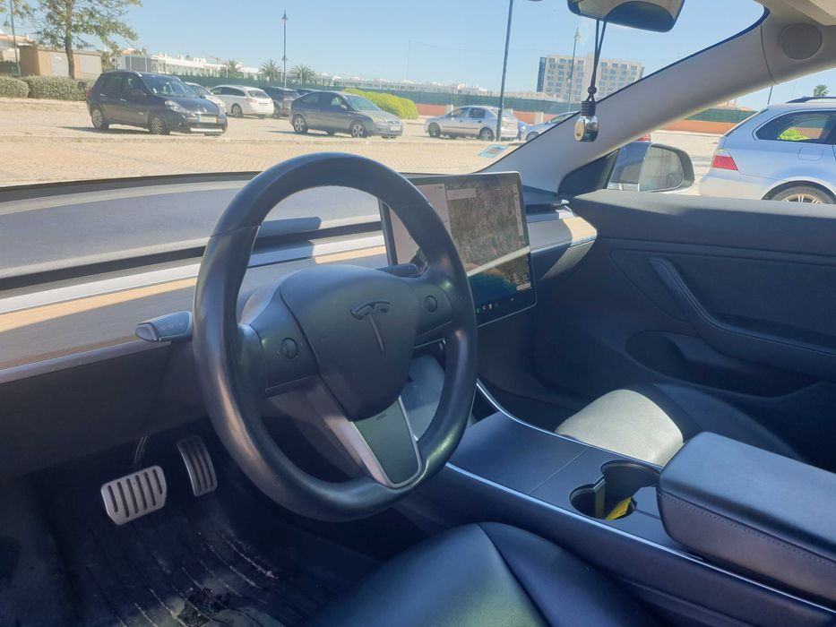 Tesla model 3 performance