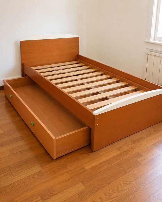 Cama de solteiro com gaveta de arrumo