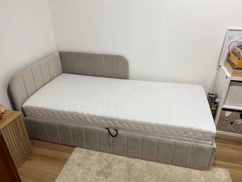 Łóżko młodzieżowe tapicerowane 90×200 — stan idealny