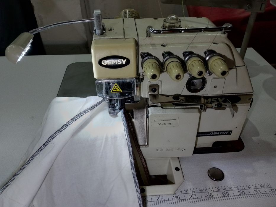 Оверлок професійний 4-x ниточний