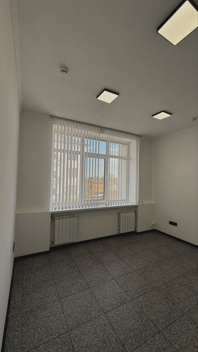Оренда Офісу в БЦ D-LUX DOWNTOWN вул.Героїв Небесної сотні 24