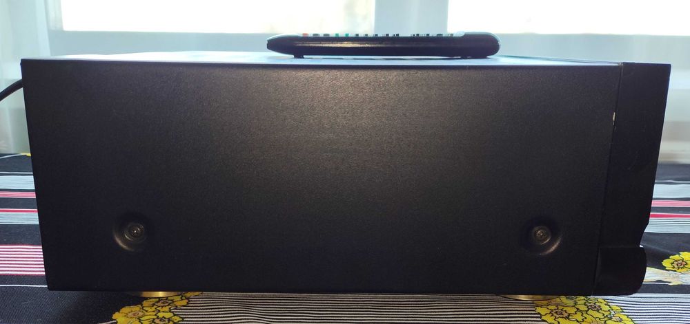 Ресивер Harmon Kardon AVR 10 з пультом дистанційного керування