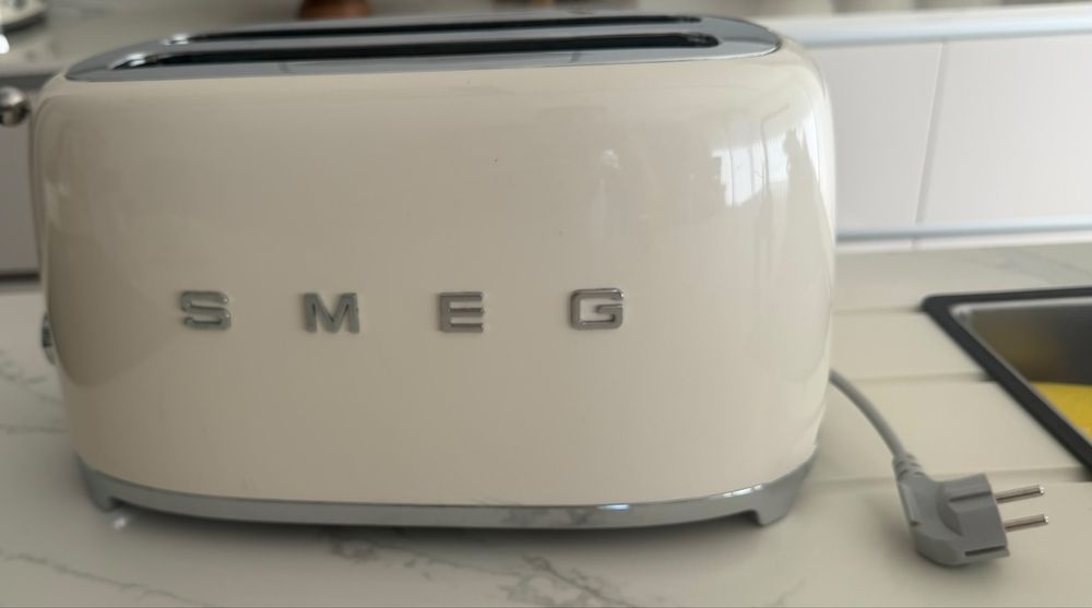 Torradeira SMEG Anni 50 TSF02CREU (Creme )