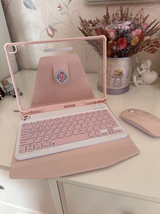 Кейс для планшету з клавіатурою і мишкою