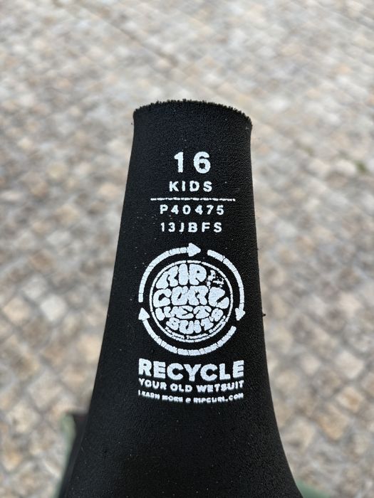 Fato Rip Curl Dawn Patrol 5.3 mm, 16 anos 1 mês 1/2 uso