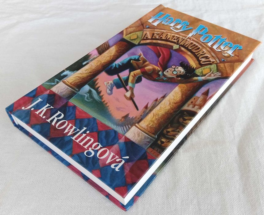 Livro Harry Potter e a Pedra Filosofal em Checo - colecionadores [Portes e registo Incluídos]