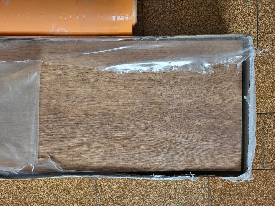 Placas piso flutuante "Artens Intenso" CL33 AC5 + rolo de espuma