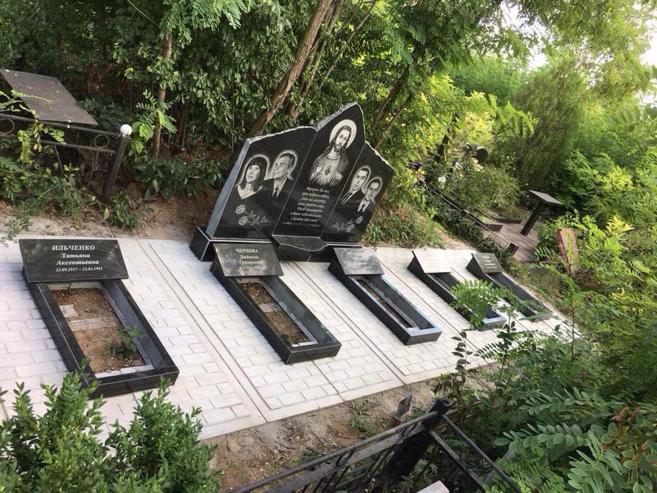 Памятники из гранита от 8000грн.